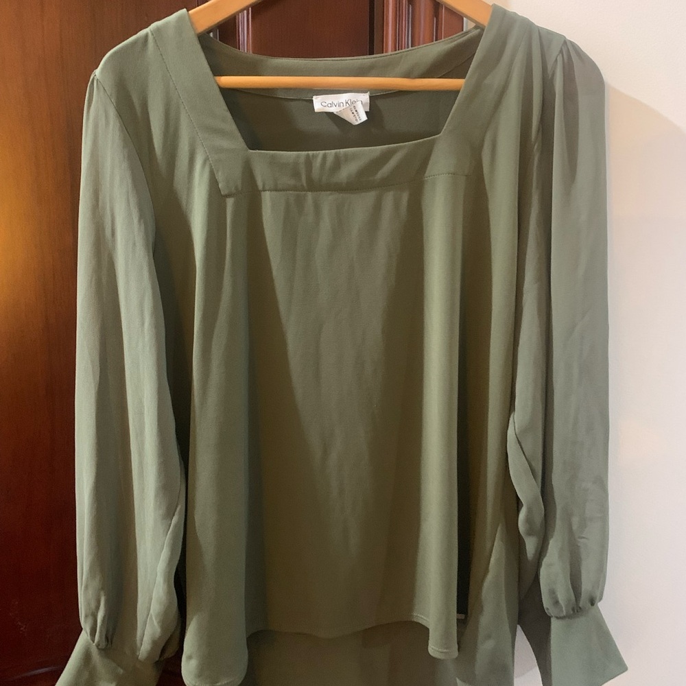 NWOT Calvin Klein Green Boxy Blouse with Relaxed Fit